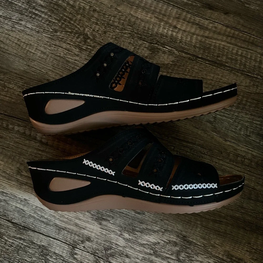 Platform Sandals - Picture 4 of 5